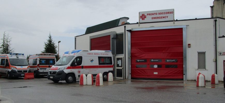 Il C.A.I. di Avezzano dona dispositivi al pronto soccorso dell'ospedale.