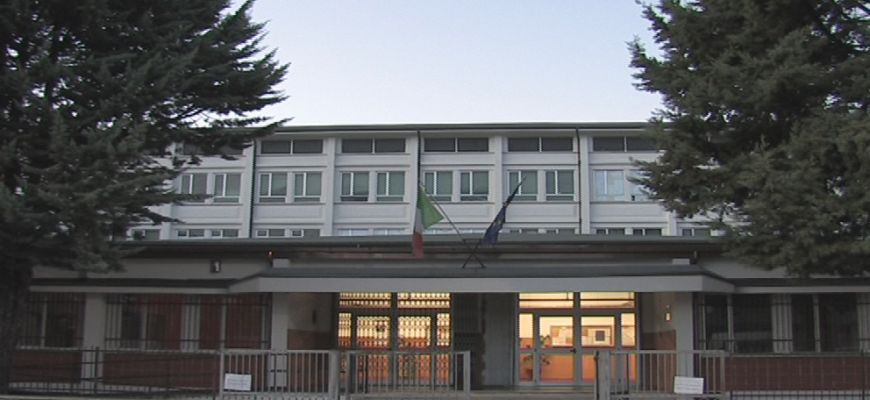 Appaltati i lavori di sostituzione degli infissi del liceo “B.Croce” di Avezzano e del liceo “G. Mazara” di Sulmona