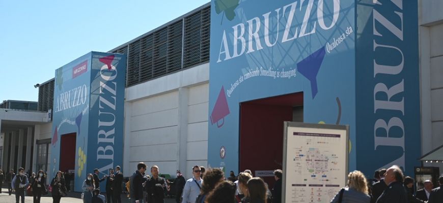 L’Abruzzo si racconta sul palcoscenico  della 55°edizione di Vinitaly  