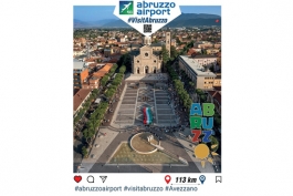 Una gigantografia della città di Avezzano esposta all’Aeroporto d’Abruzzo 