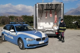 Polizia di Stato di Avezzano: trasportava carne su un mezzo non adatto