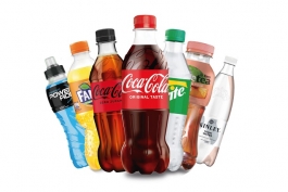 Coca Cola annuncia il passaggio al 100% di plastica riciclata